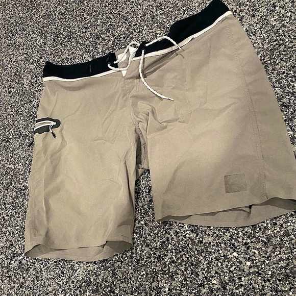 Lightweight Quicksilver Swim Trunks Board Shorts - Picture 1 of 7